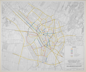 217146 Kaart van de stad Utrecht, waarop met kleuren het geluidsniveau in dB (A) langs verschillende wegen en ...